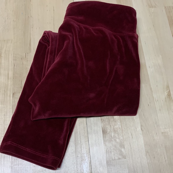 Skylee Raspberry Velour Leggings - Picture 4 of 7